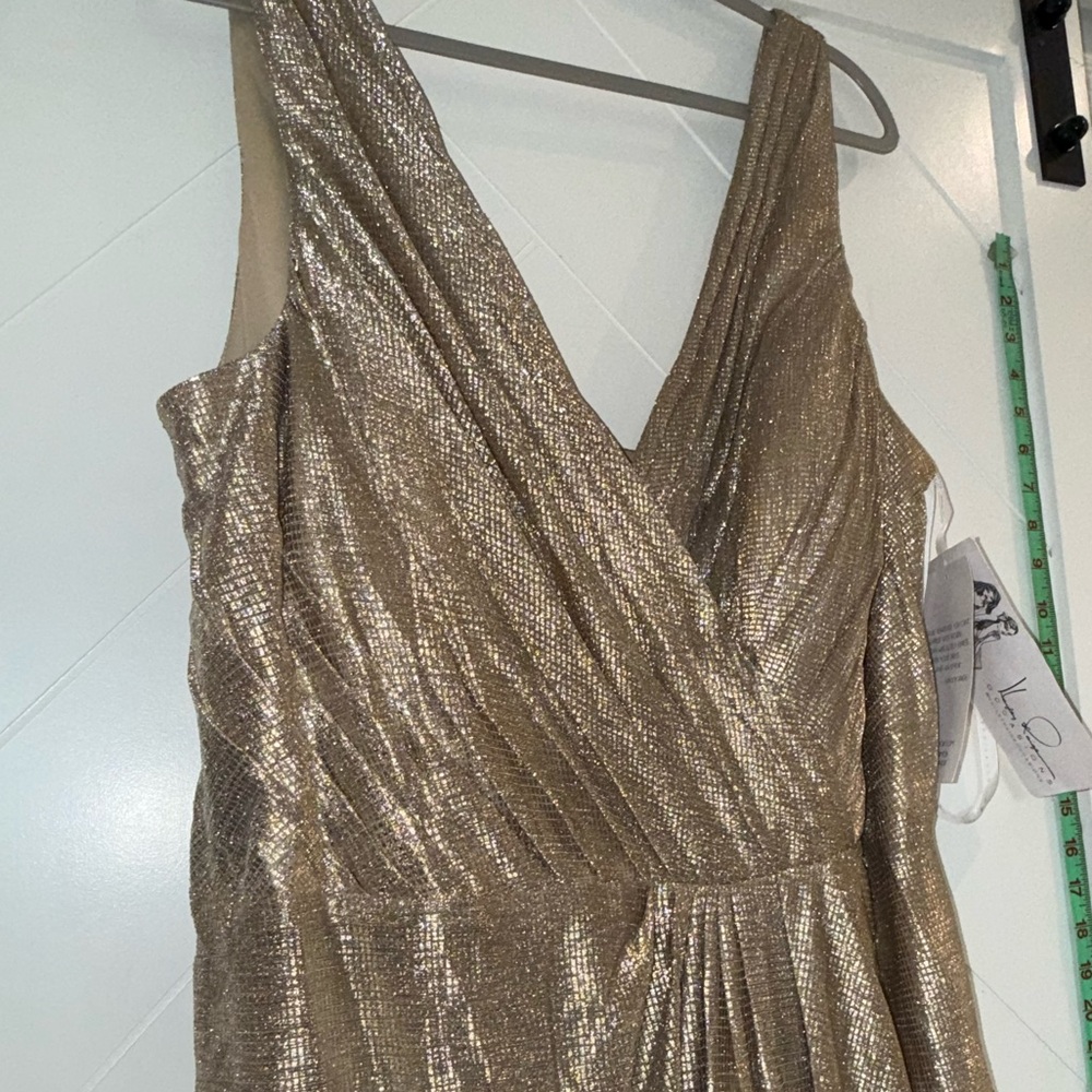 Hailey Paige Occasions Gold Cashmere V back strap ruched waist Style 5954 sz 22 - Picture 10 of 16